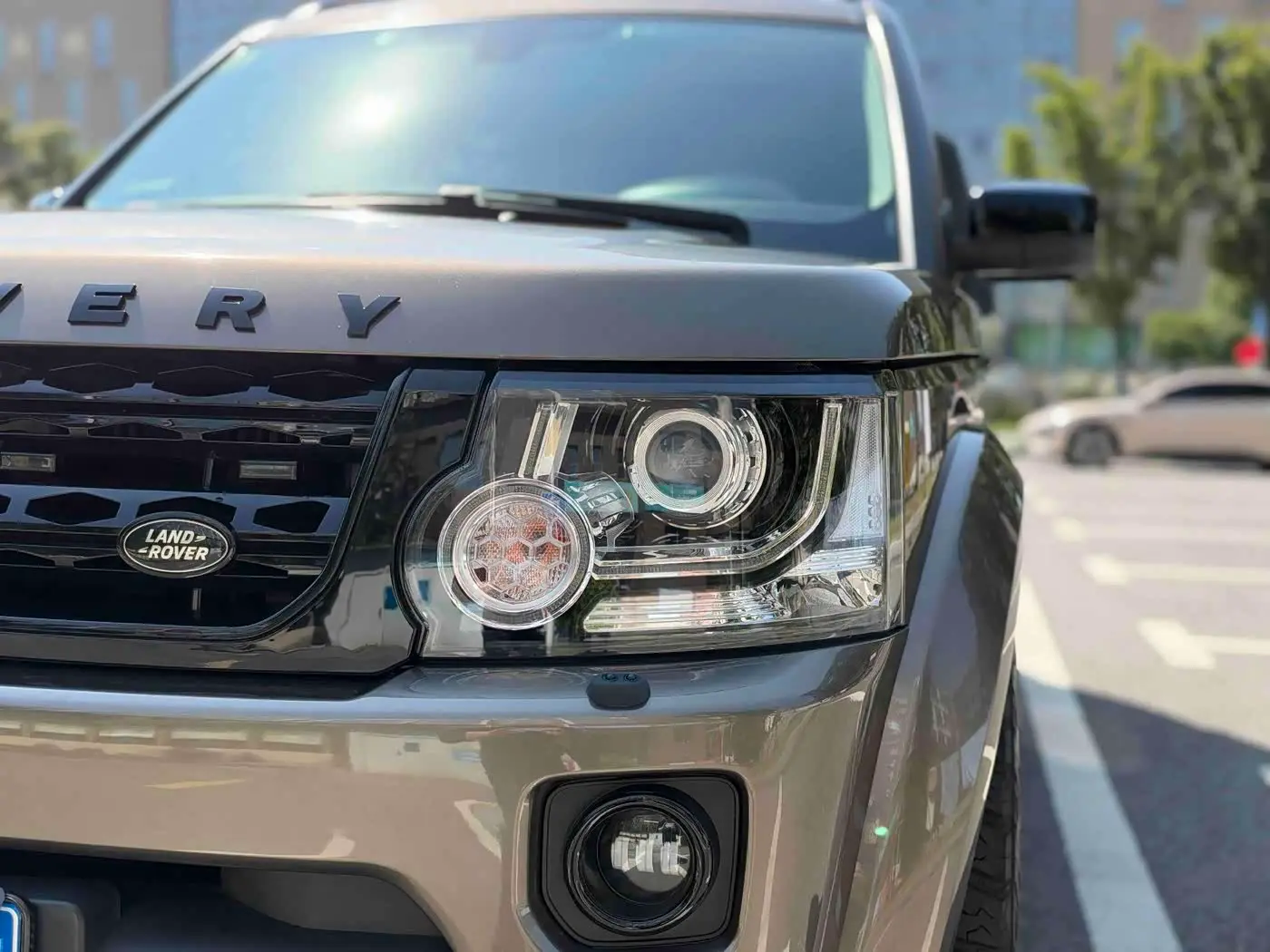 Land Rover Discovery 2012 — Фото 4/20