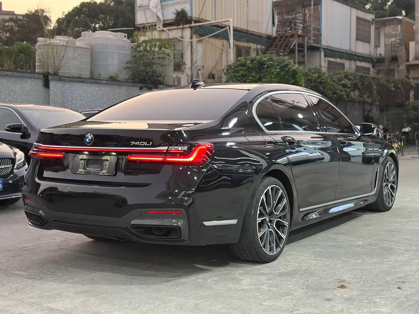 BMW 7 Series 2021 — Photo 7/9