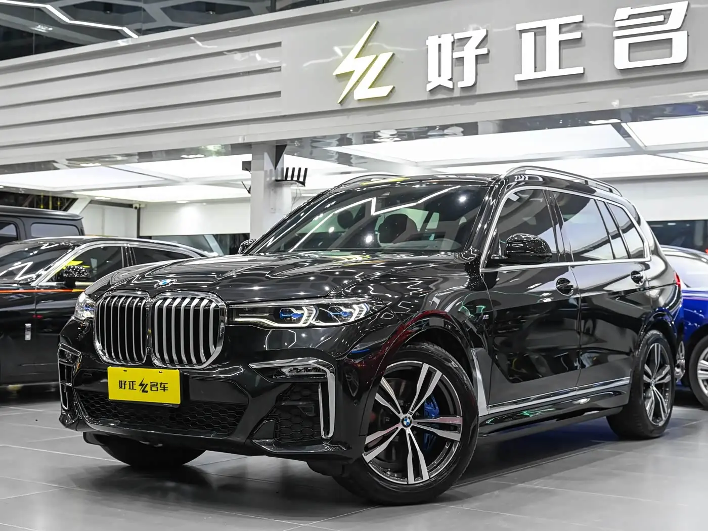 BMW X7 2022 — Фото 1/20