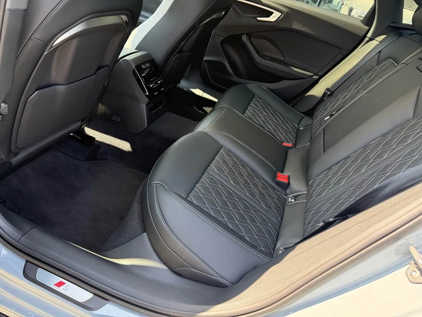 Audi A5L 2025 — Şəkil 8/15