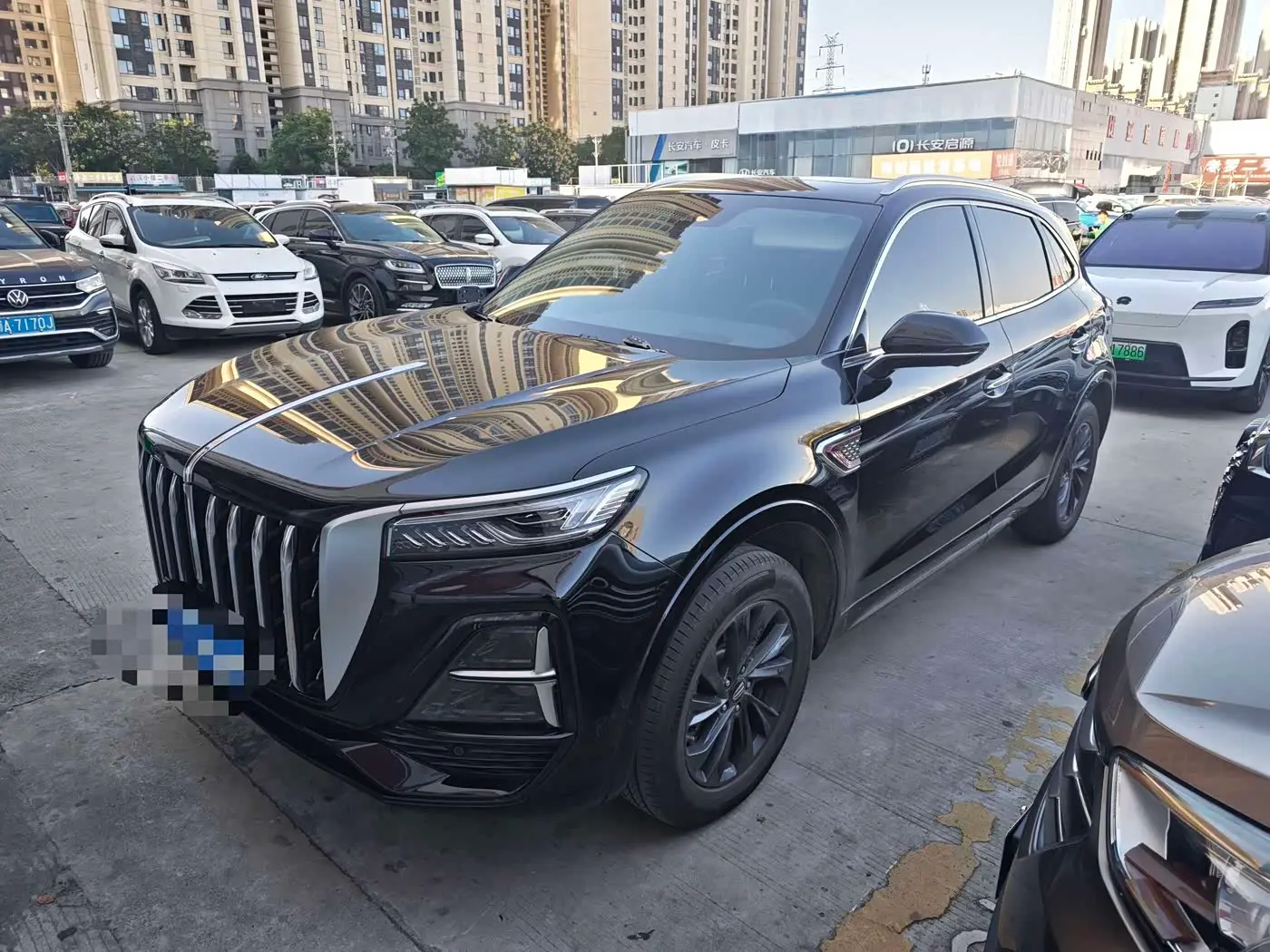 Hongqi HS5 2024 — Фото 1/9