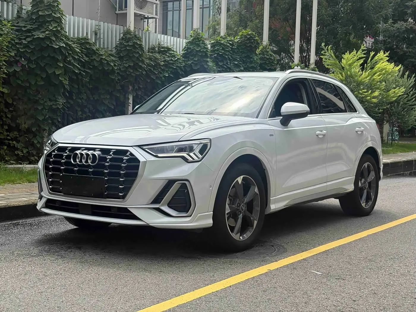 Audi Q3 2021 — Photo 1/20