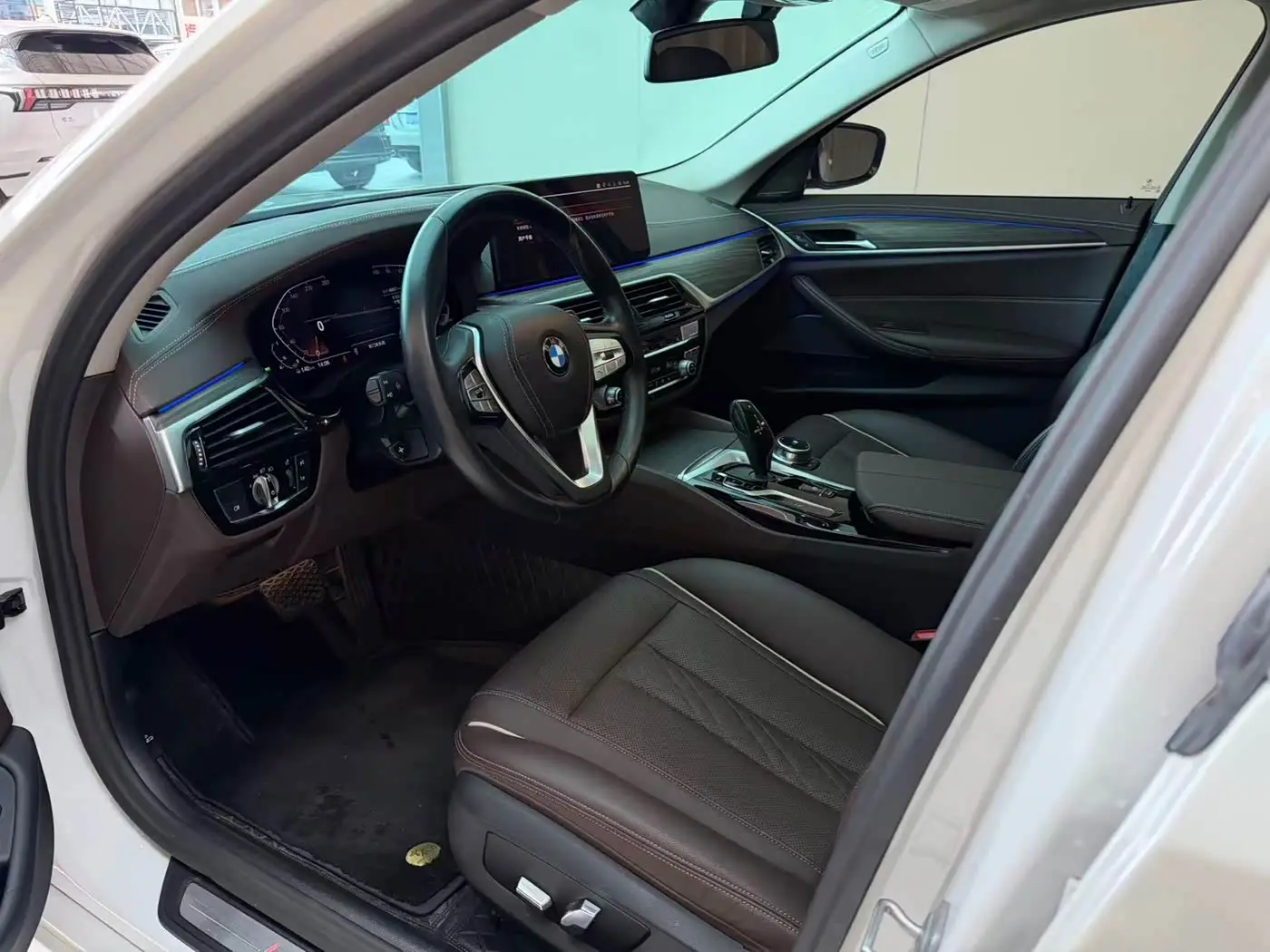 BMW 5 Series 2023 — Şəkil 16/20