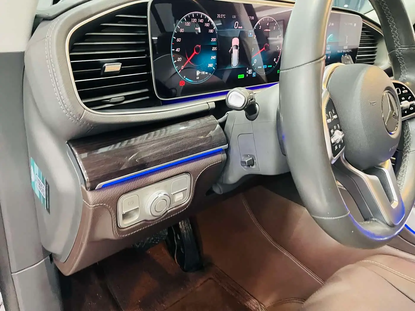 Mercedes-Benz GLS 2020 — Photo 11/20