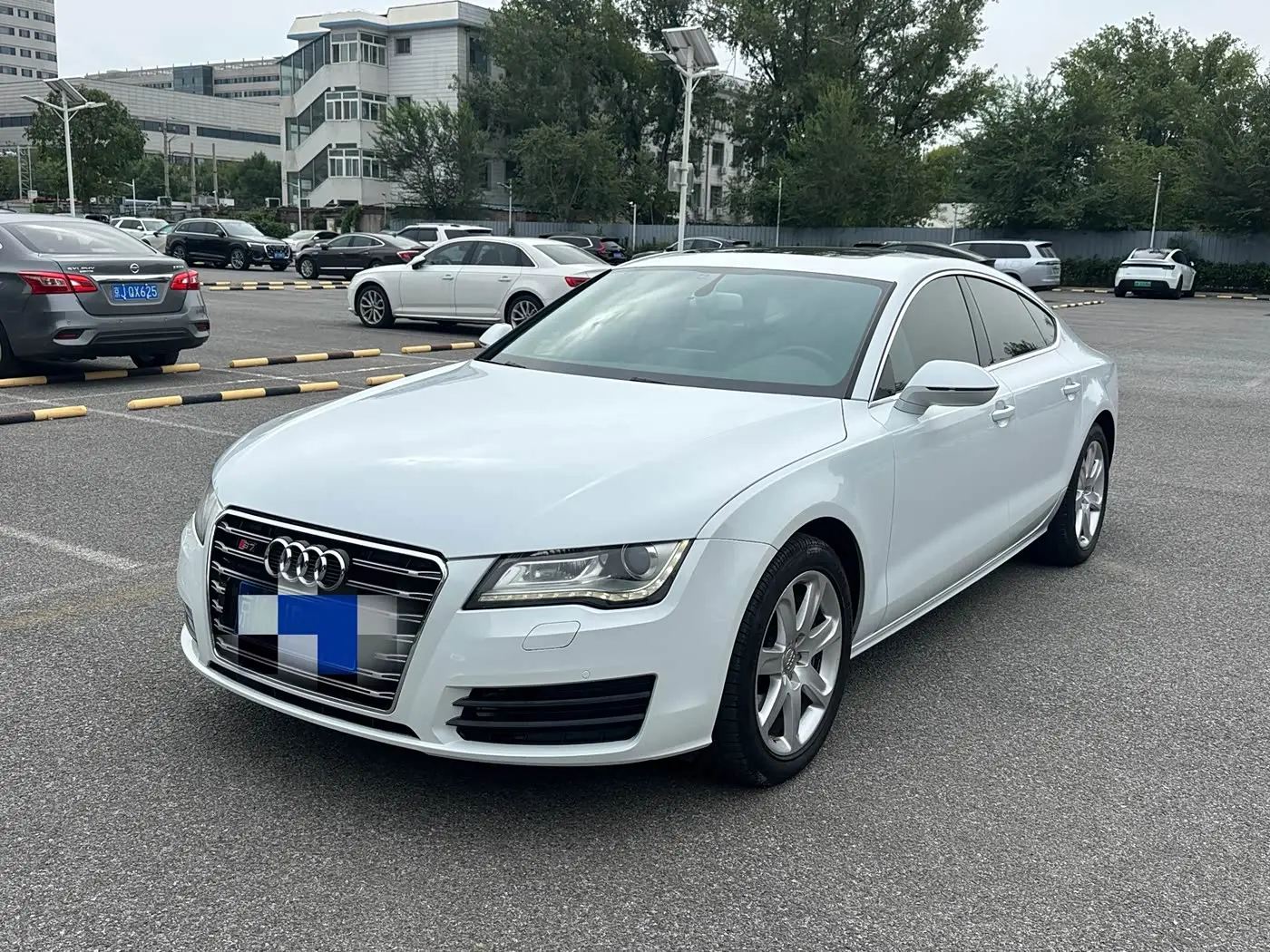 Audi A7 2014 — Photo 1/16