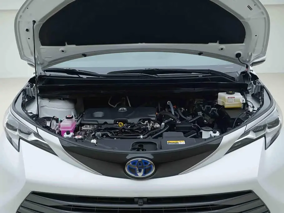 Toyota Sienna 2023 — Şəkil 6/19