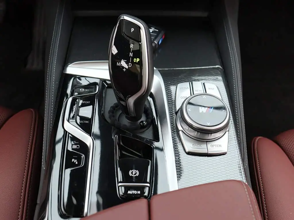 BMW 5 Series New Energy 2023 — Photo 20/20