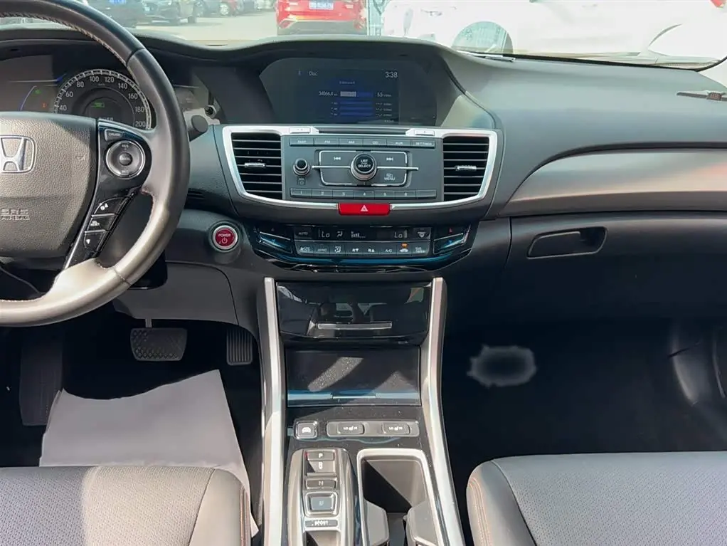 Honda Accord 2017 — Şəkil 11/20