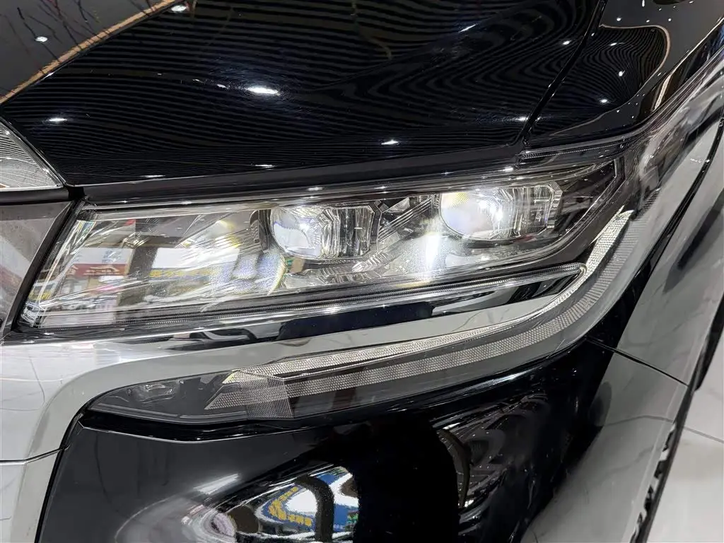 Toyota Alphard 2019 — Photo 7/20