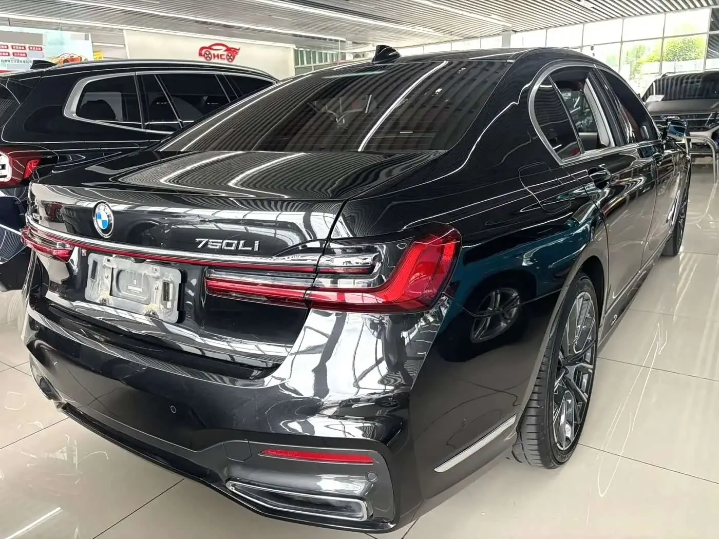 BMW 7 Series 2019 — Photo 8/9