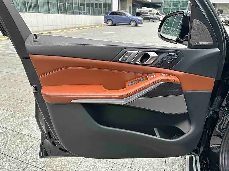 BMW X7 2020 — Photo 4/15