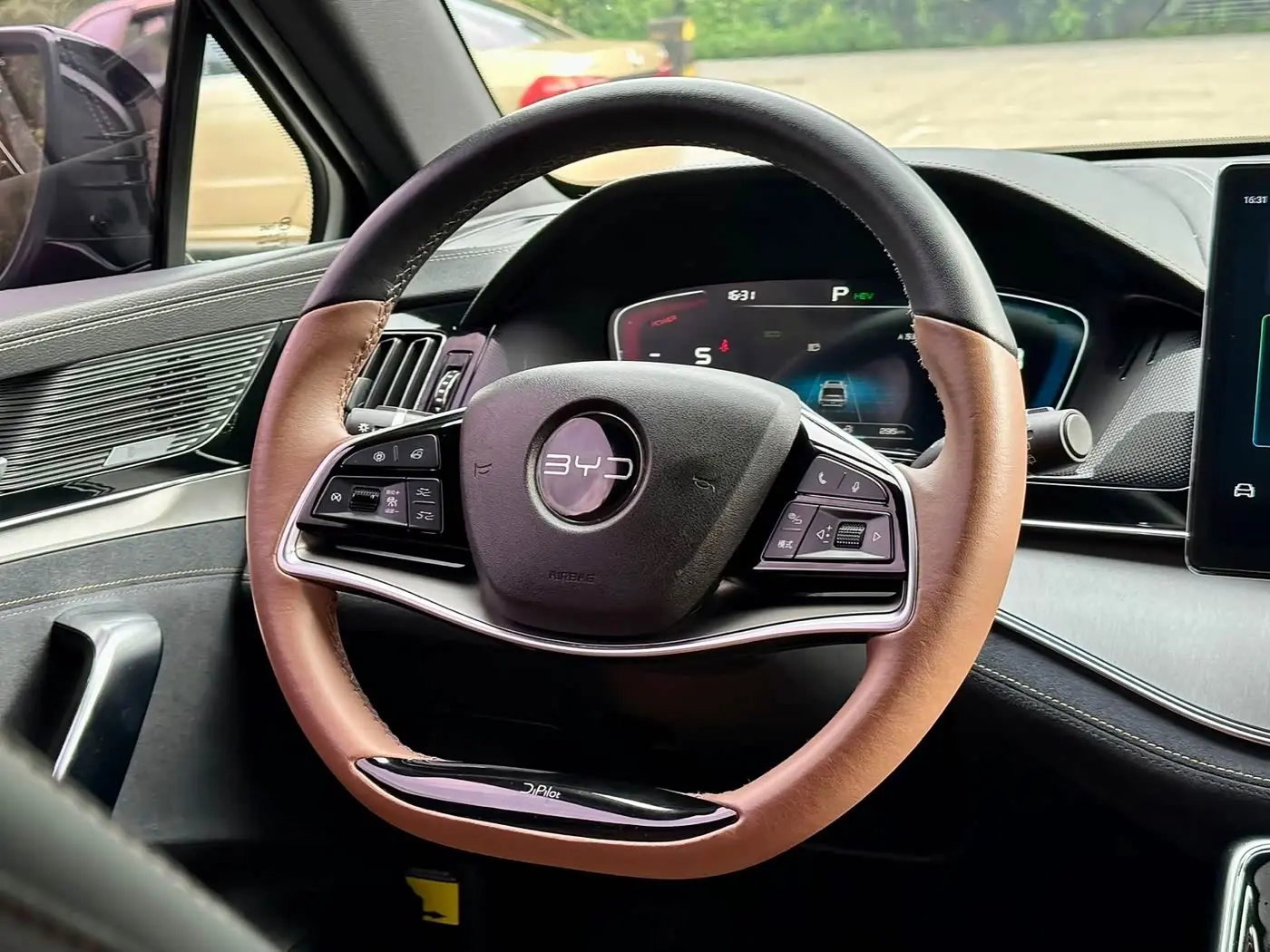BYD Tang New Energy 2022 — Şəkil 10/19