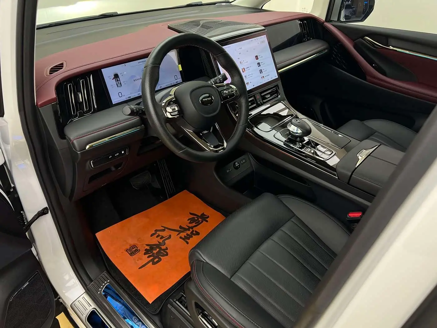 GAC Trumpchi Trumpchi E9 2024 — Photo 8/20