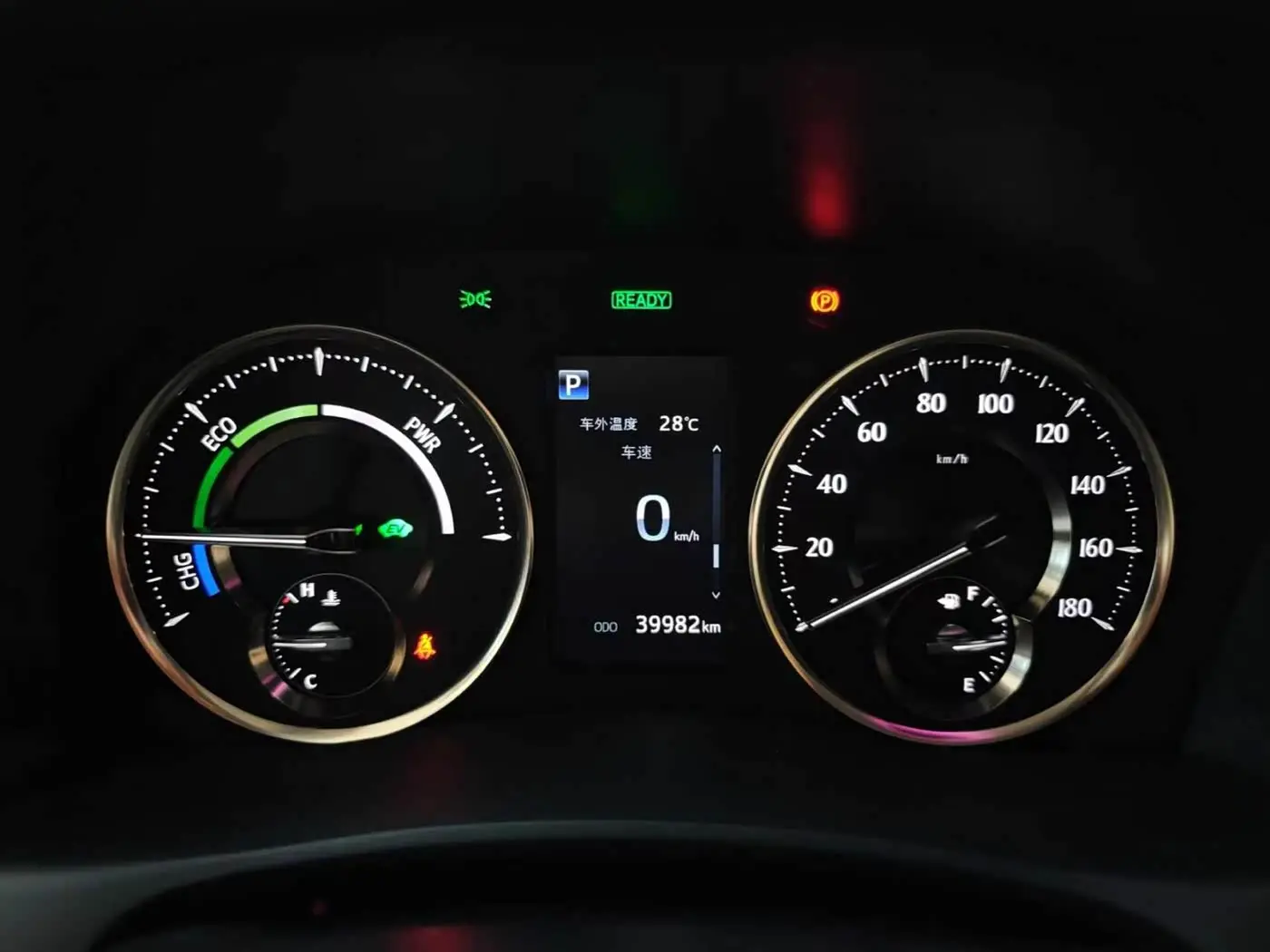 Toyota Vellfire 2021 — Photo 10/17