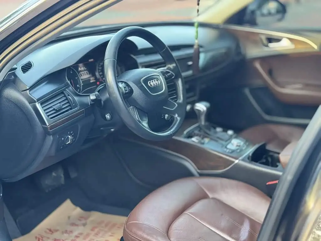 Audi A6L 2015 — Photo 7/9