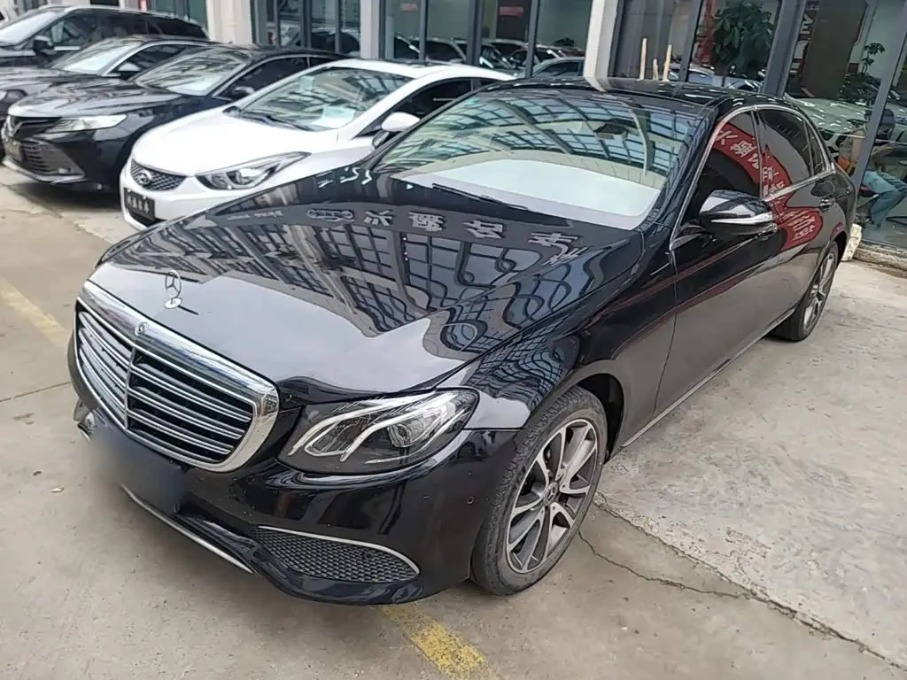Mercedes-Benz E-Class 2020 — Фото 1/20