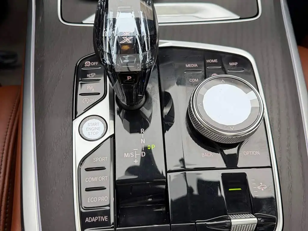 BMW X7 2020 — Photo 20/20