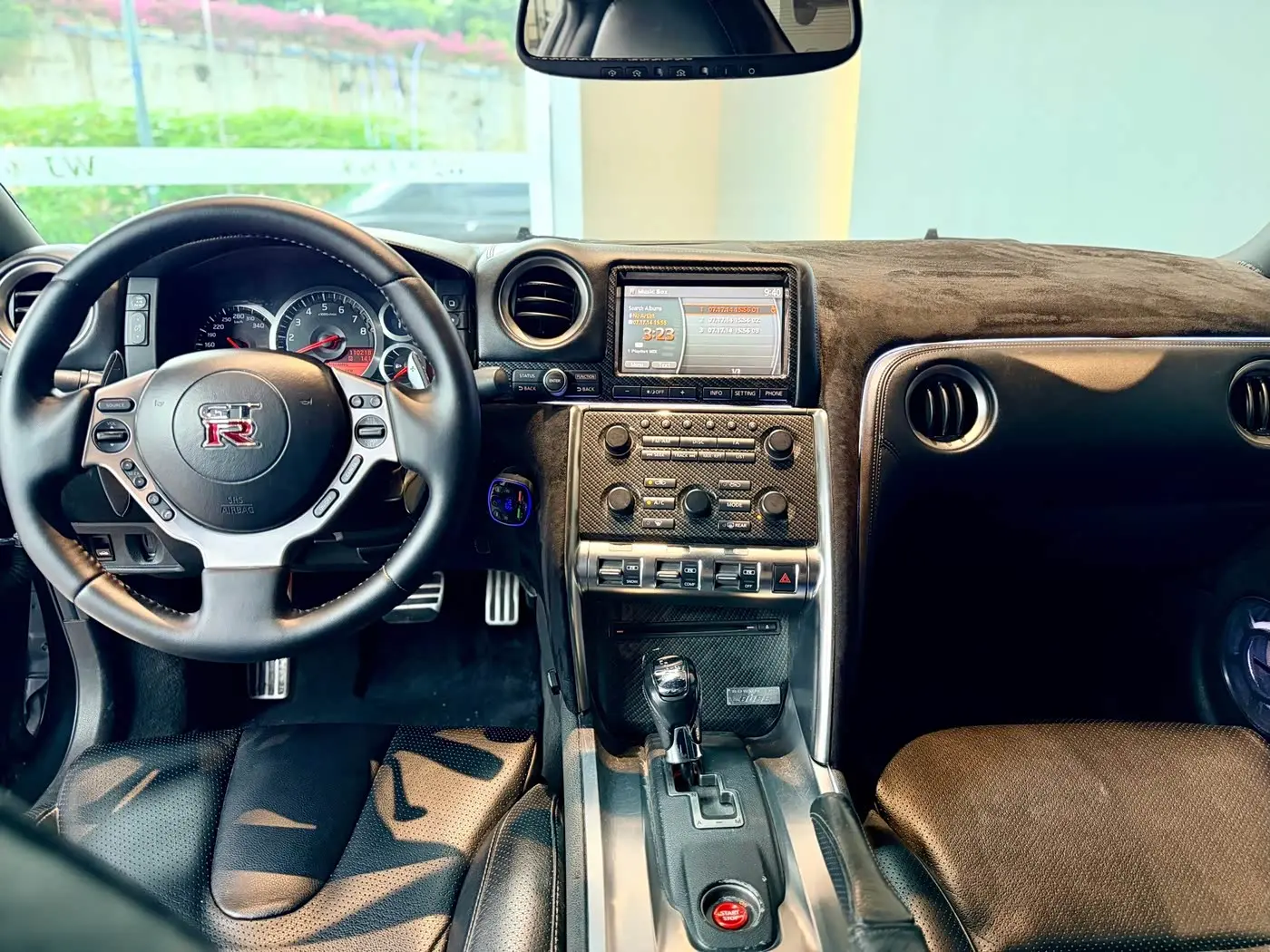 Nissan GT-R 2010 — Photo 16/18