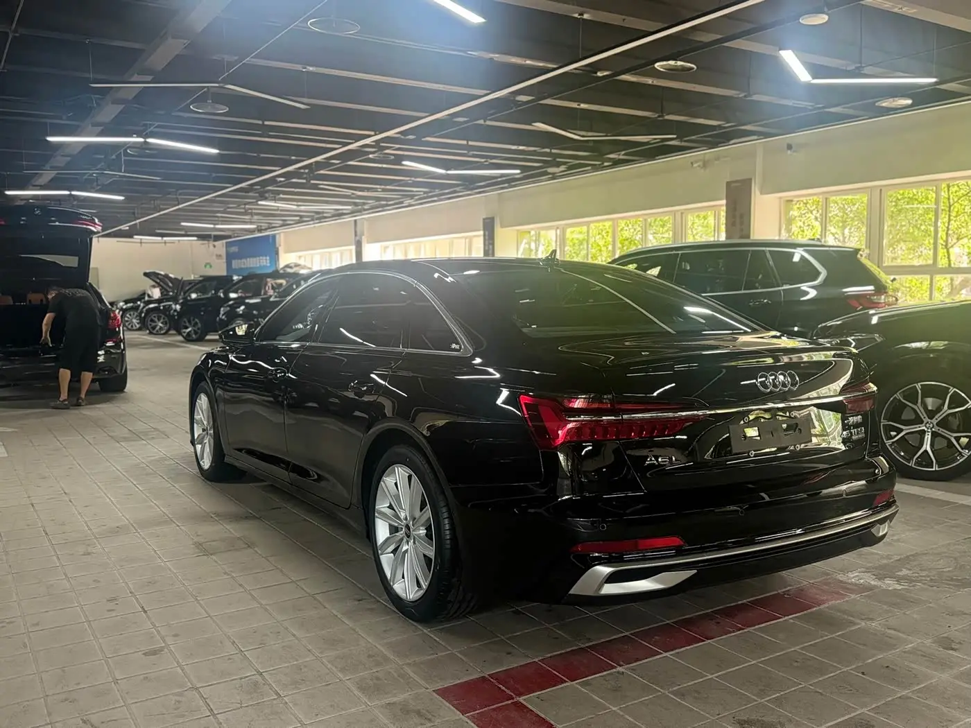 Audi A6L 2023 — Şəkil 6/11