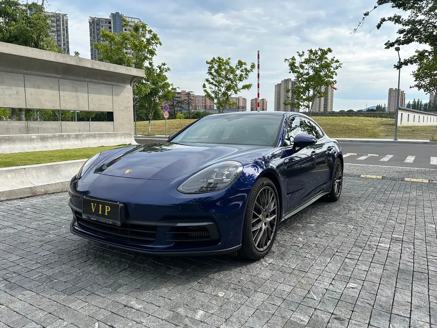 Porsche Panamera 2021 — Şəkil 1/17