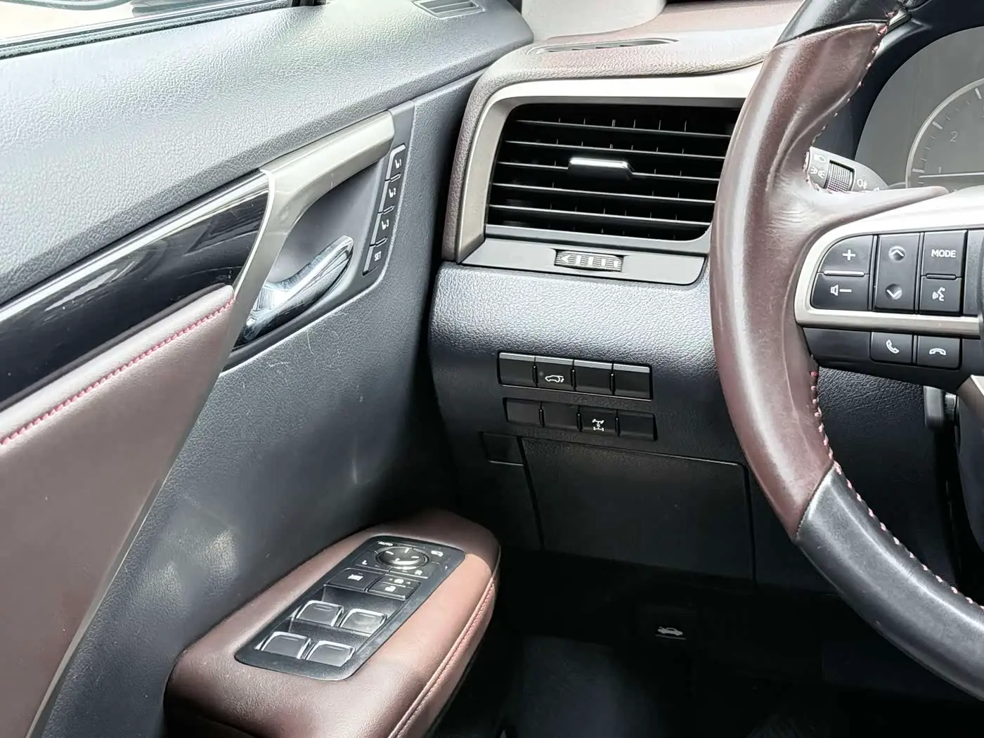Lexus RX 2018 — Şəkil 14/20