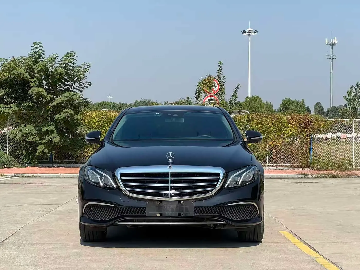 Mercedes-Benz E-Class 2017 — Фото 2/20