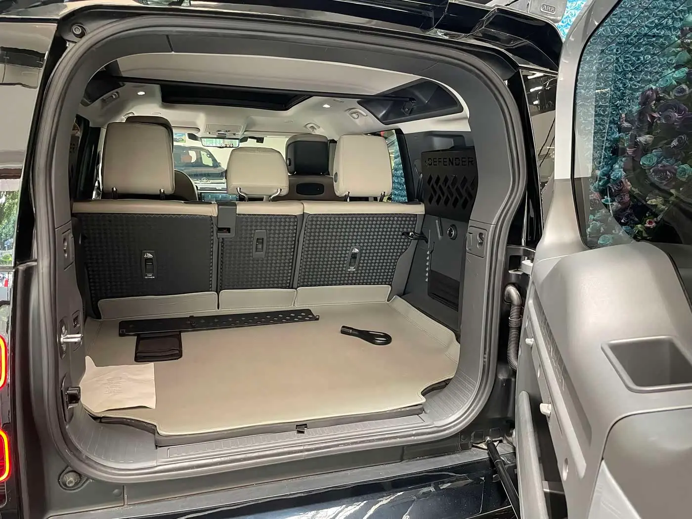 Land Rover Defender 2022 — Фото 20/20