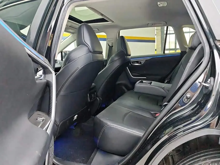 Toyota Wildlander 2022 — Фото 11/16