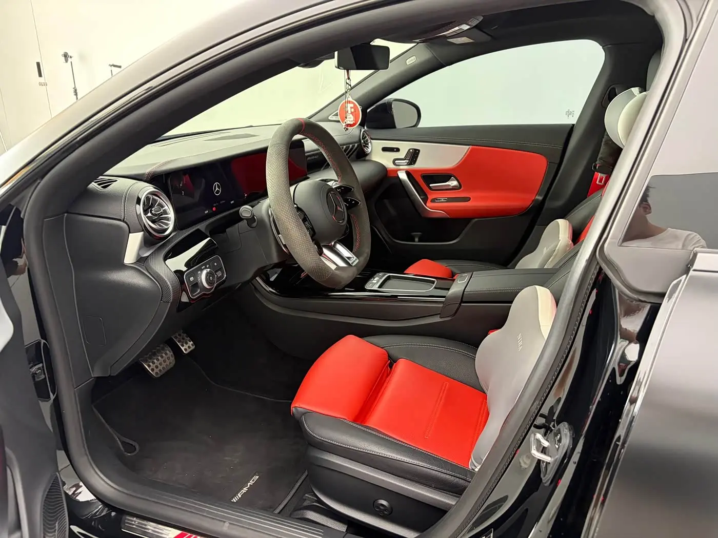Mercedes-Benz CLA AMG 2024 — ფოტო 4/14