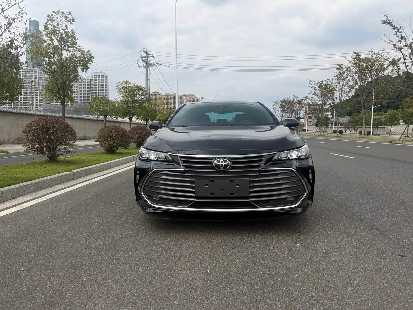 Toyota Avalon 2022 — Фото 2/17