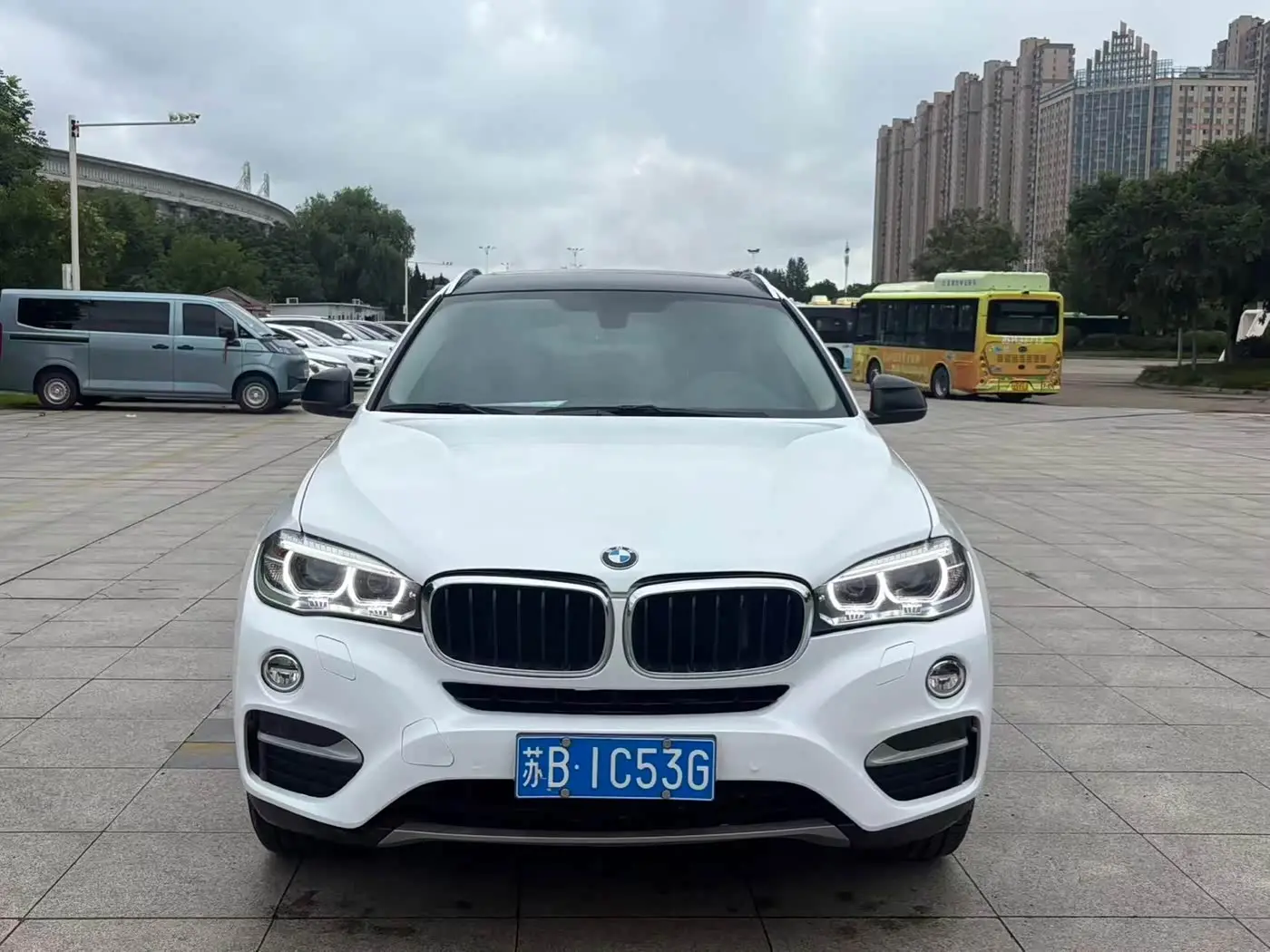 BMW X6 2016 — Photo 2/9