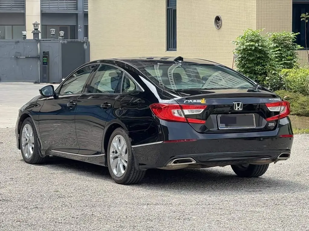 Honda Accord 2020 — Фото 6/9