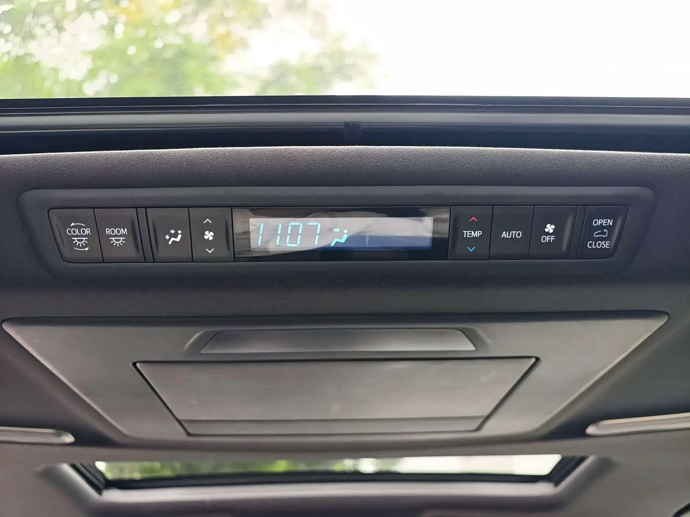 Toyota Alphard 2018 — ფოტო 6/20