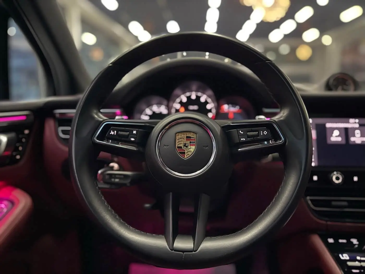 Porsche Macan 2023 — ფოტო 20/20