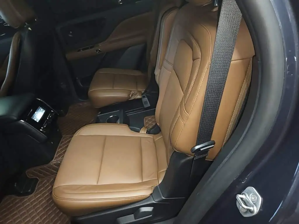 Lincoln Aviator 2020 — Şəkil 17/20