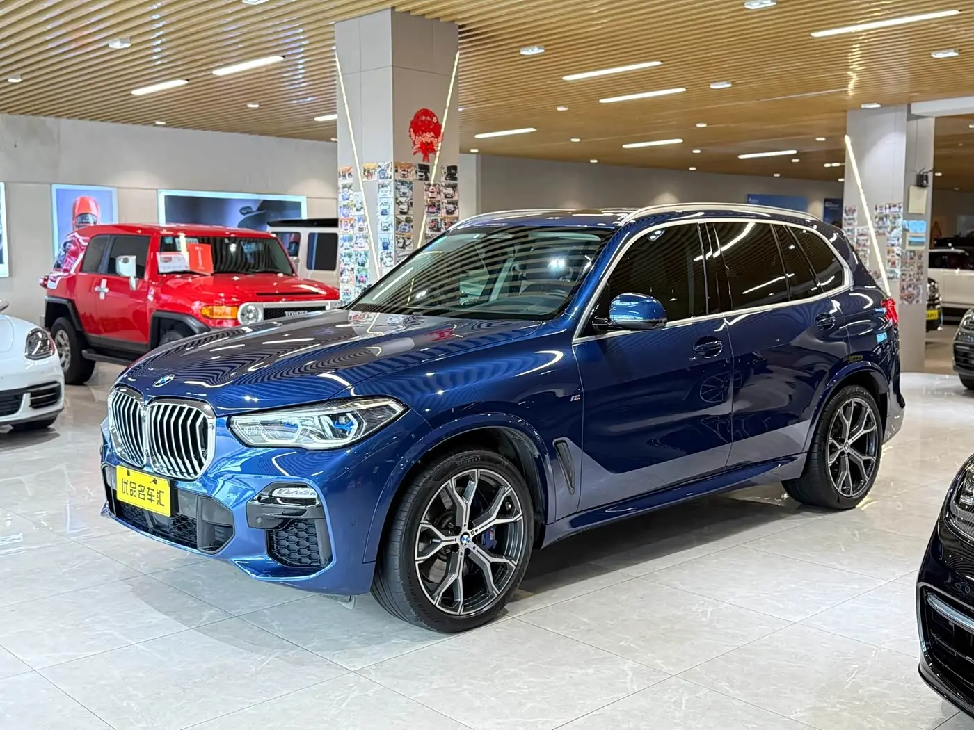 BMW X5 2019 — Фото 1/20