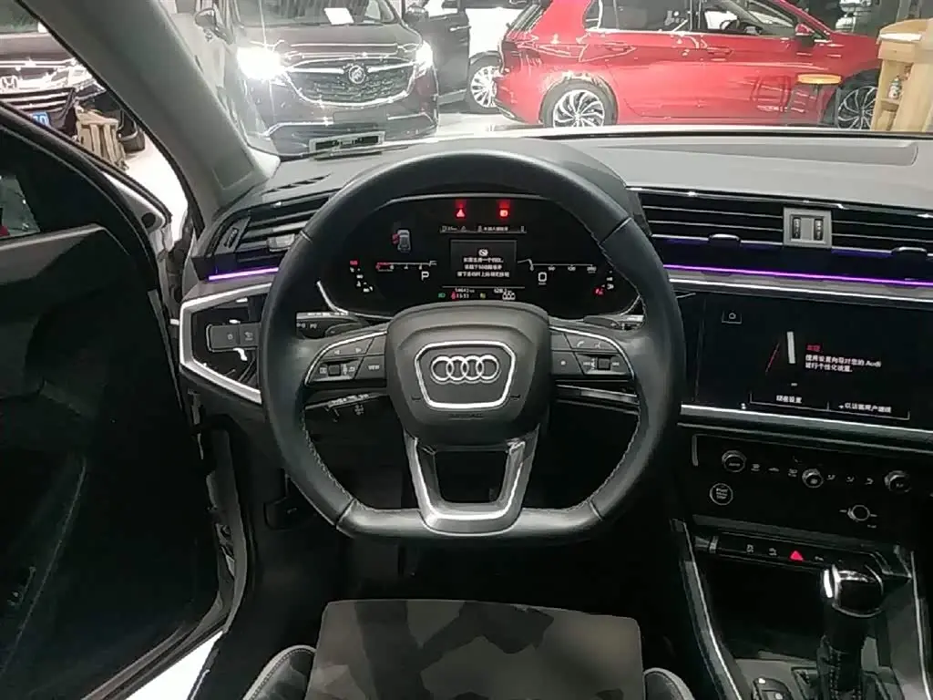Audi Q3 2023 — Фото 11/20