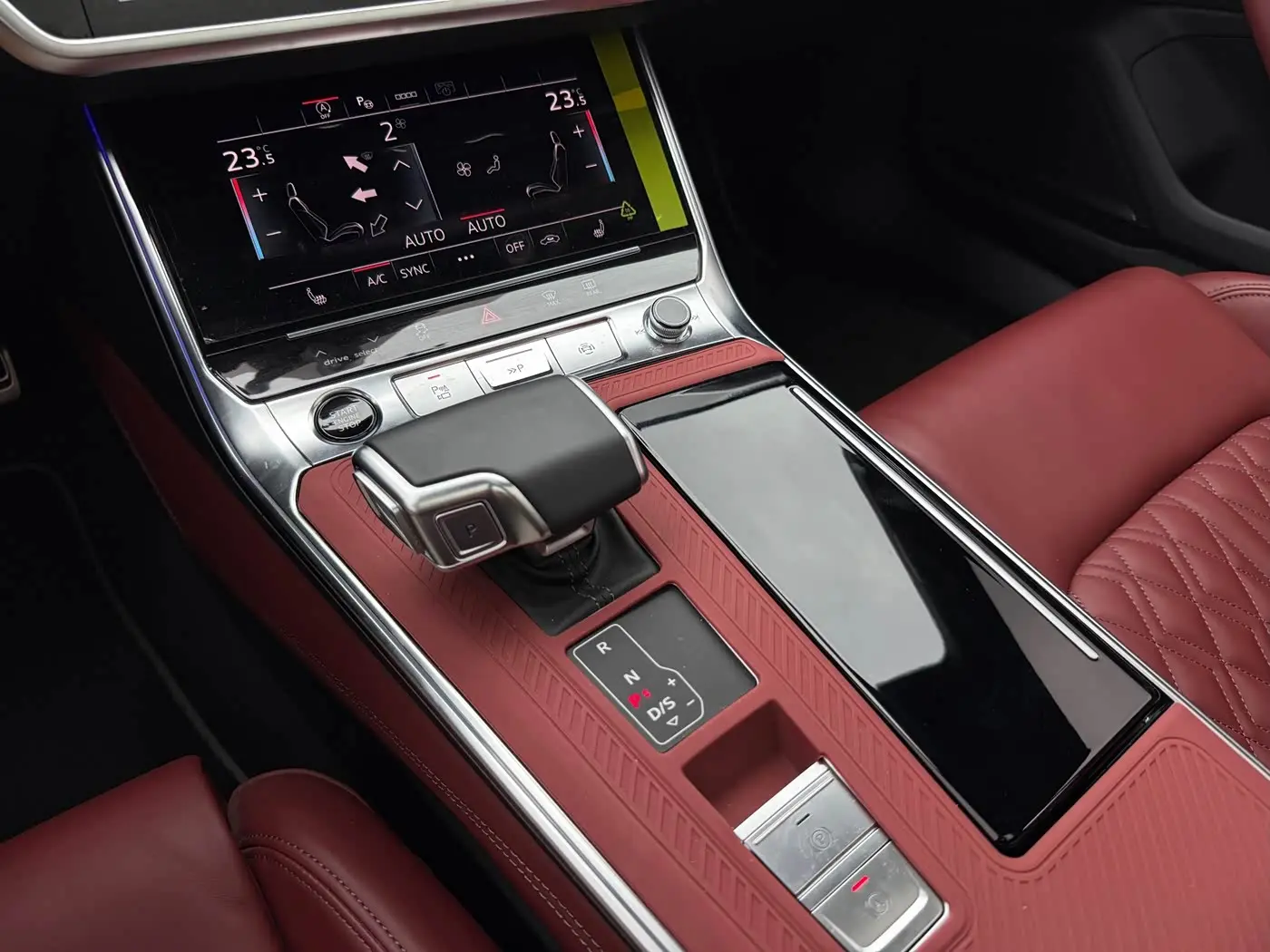 Audi A7L 2024 — Şəkil 13/17