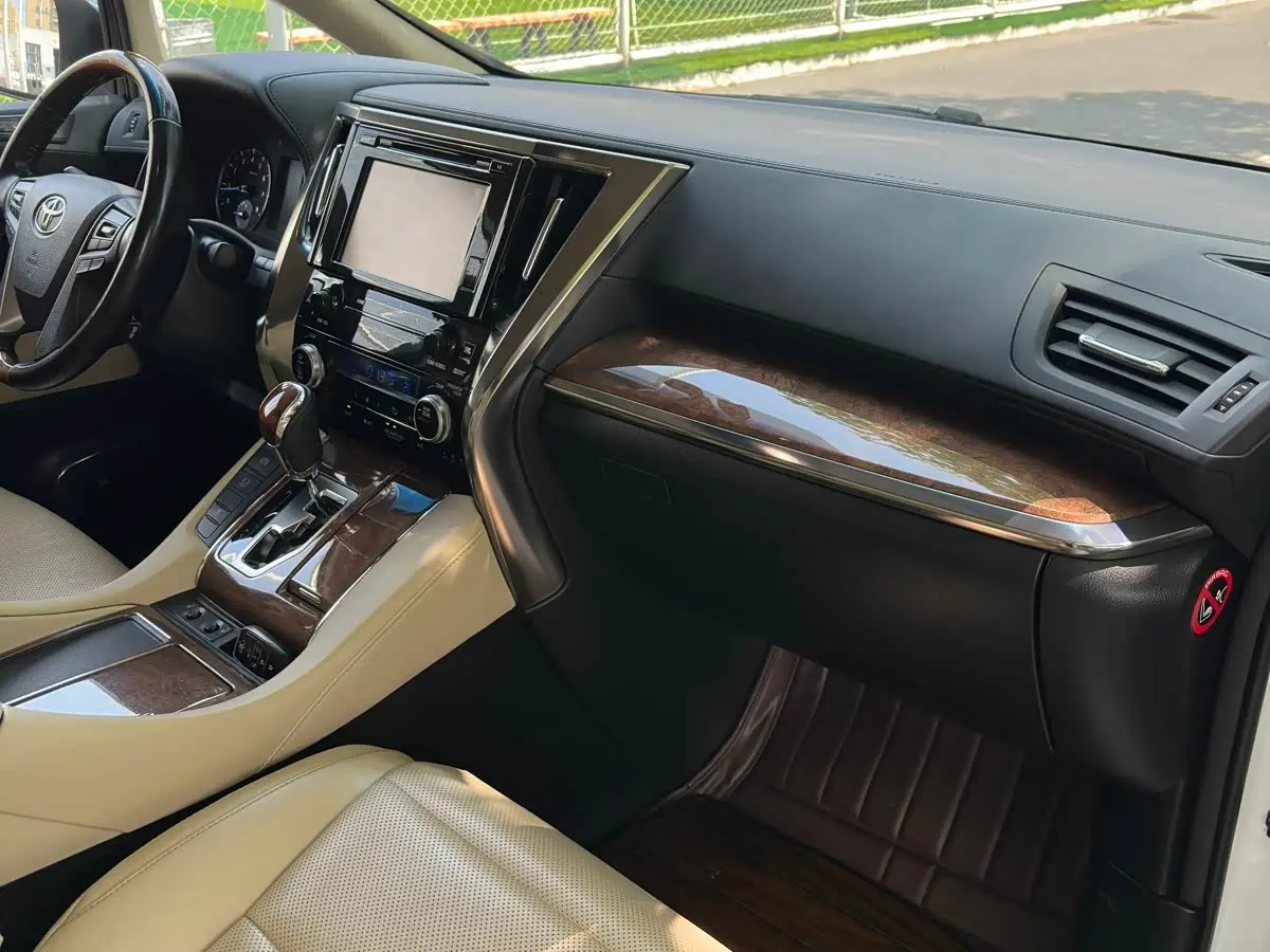 Toyota Alphard 2017 — Фото 12/20