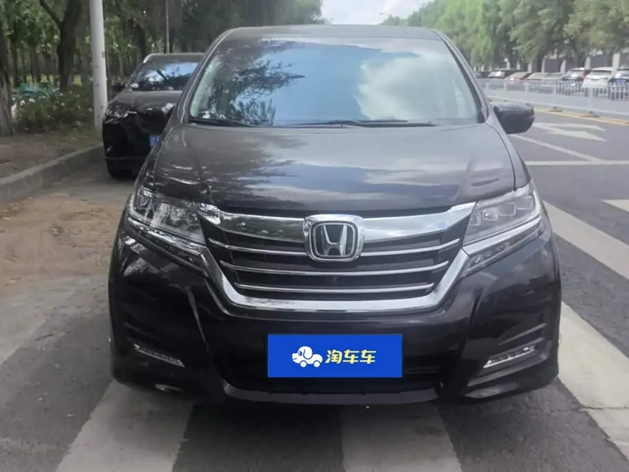 Honda Elysion 2018 — Photo 2/16