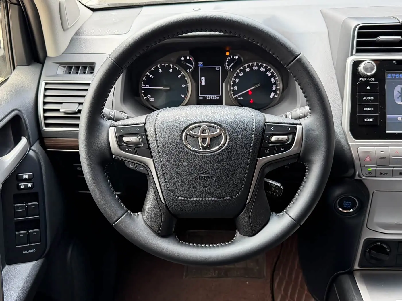 Toyota Prado 2018 — Photo 18/19