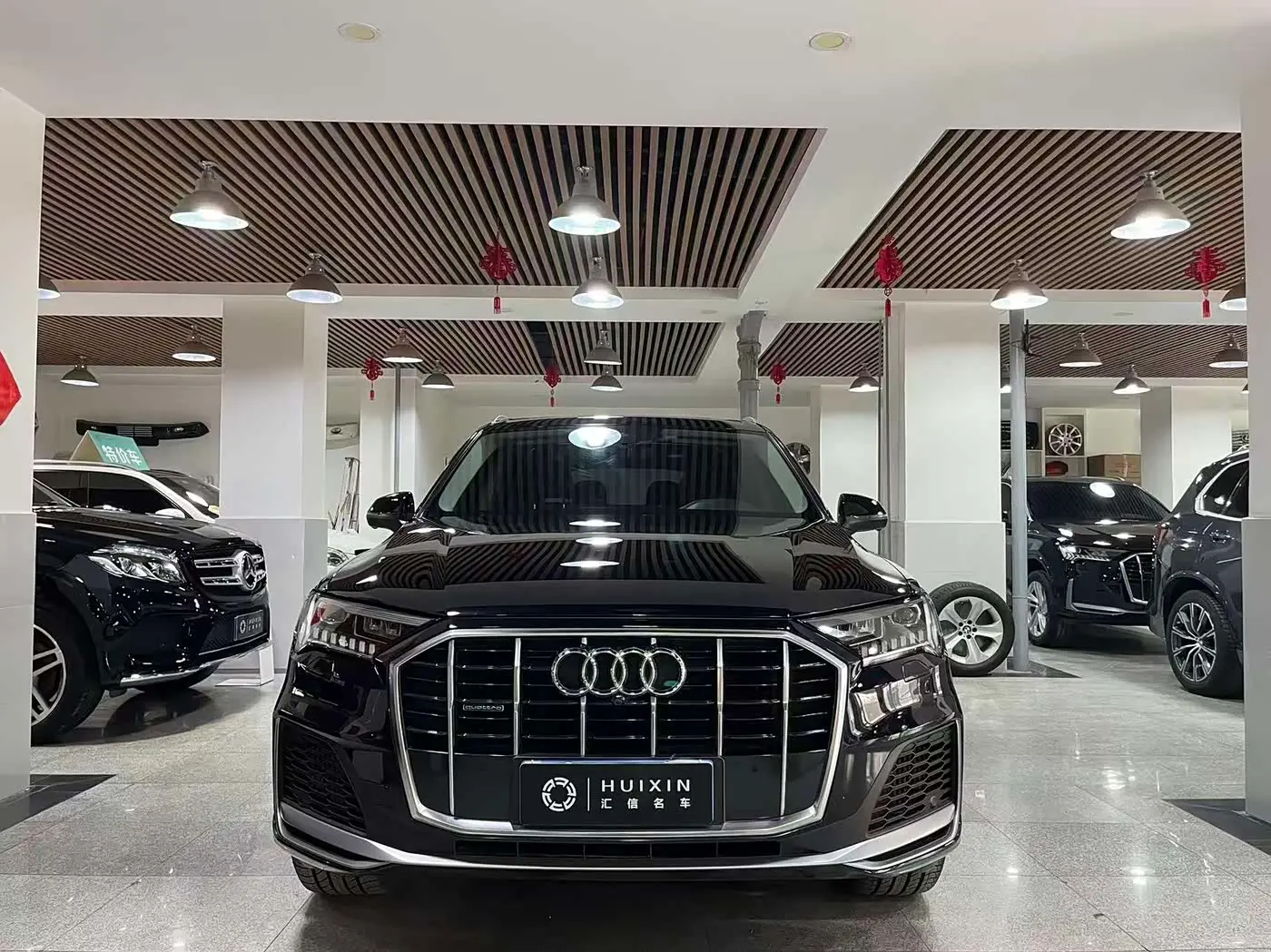 Audi Q7 2020 — Photo 2/20