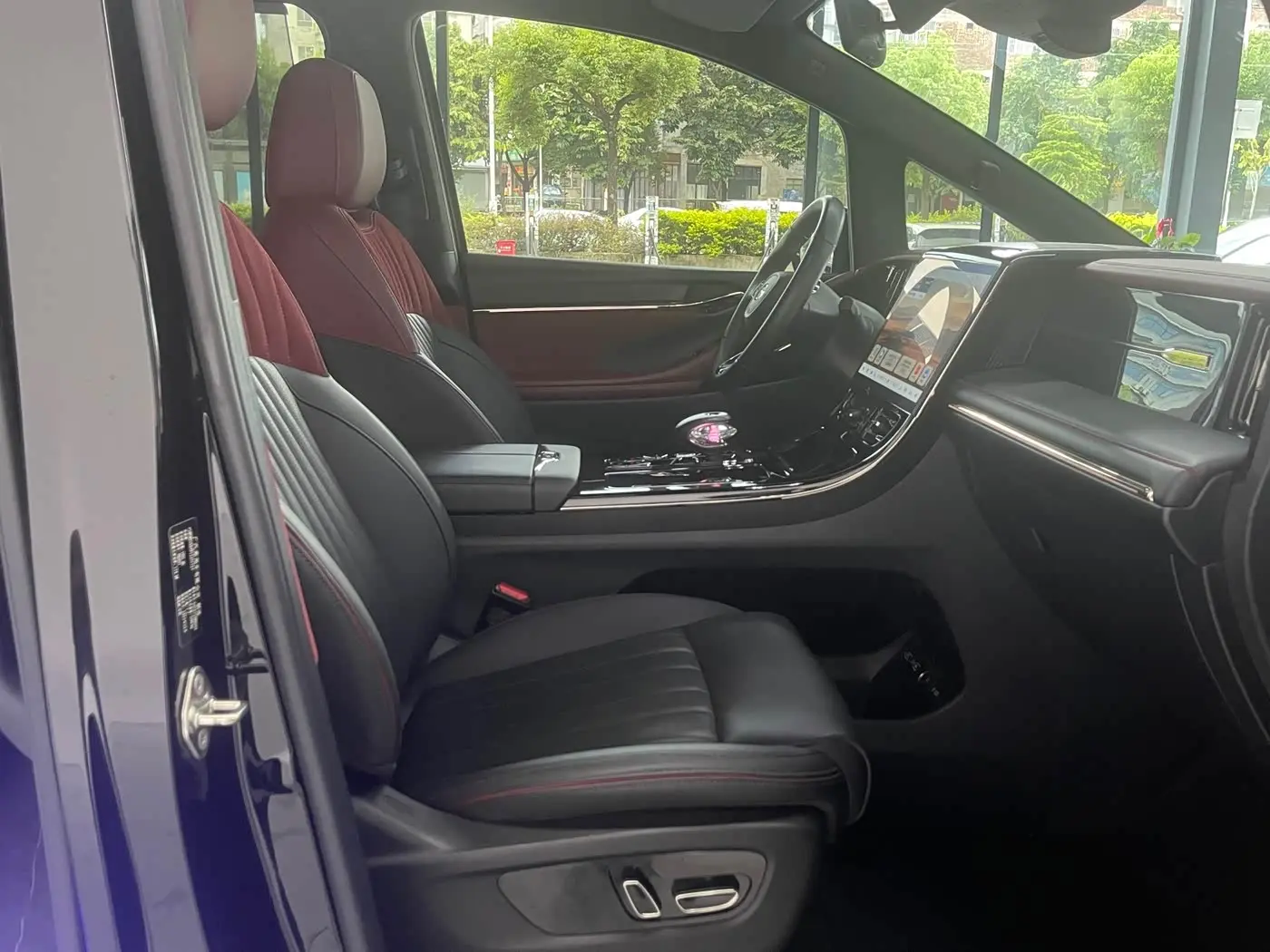 GAC Trumpchi Trumpchi M8 2024 — Şəkil 16/20