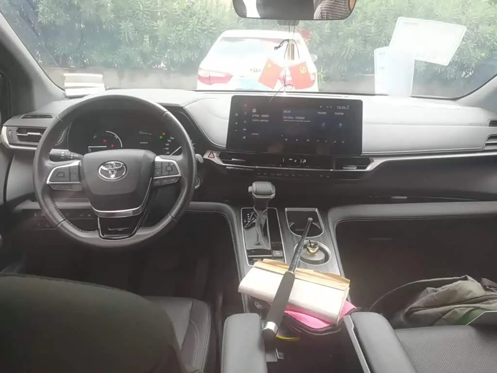 Toyota Sienna 2024 — Photo 10/20