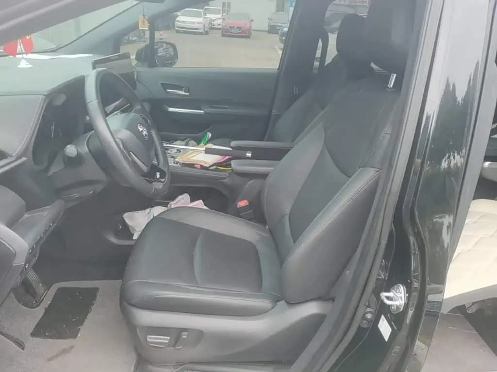 Toyota Sienna 2024 — Photo 15/20