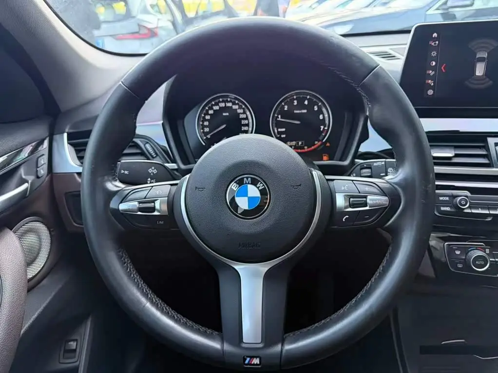 BMW X1 2022 — Фото 11/17