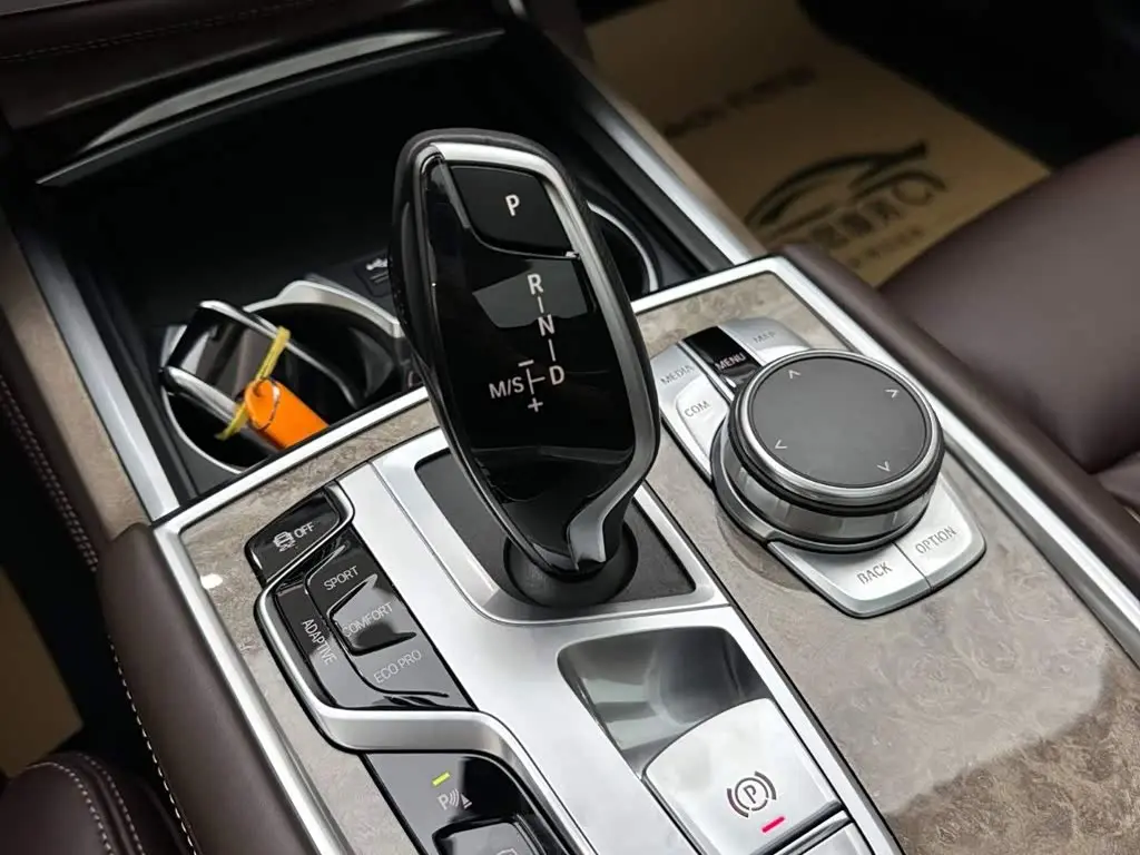 BMW 7 Series 2021 — Фото 17/20