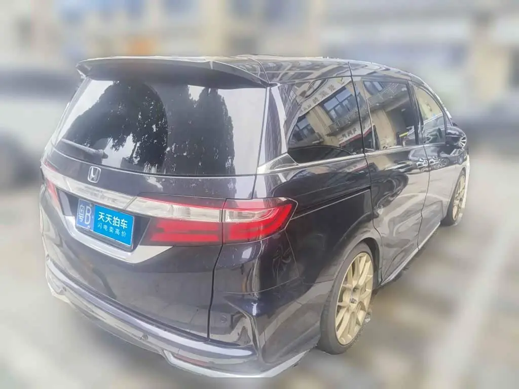Honda Odyssey 2018 — Şəkil 2/13