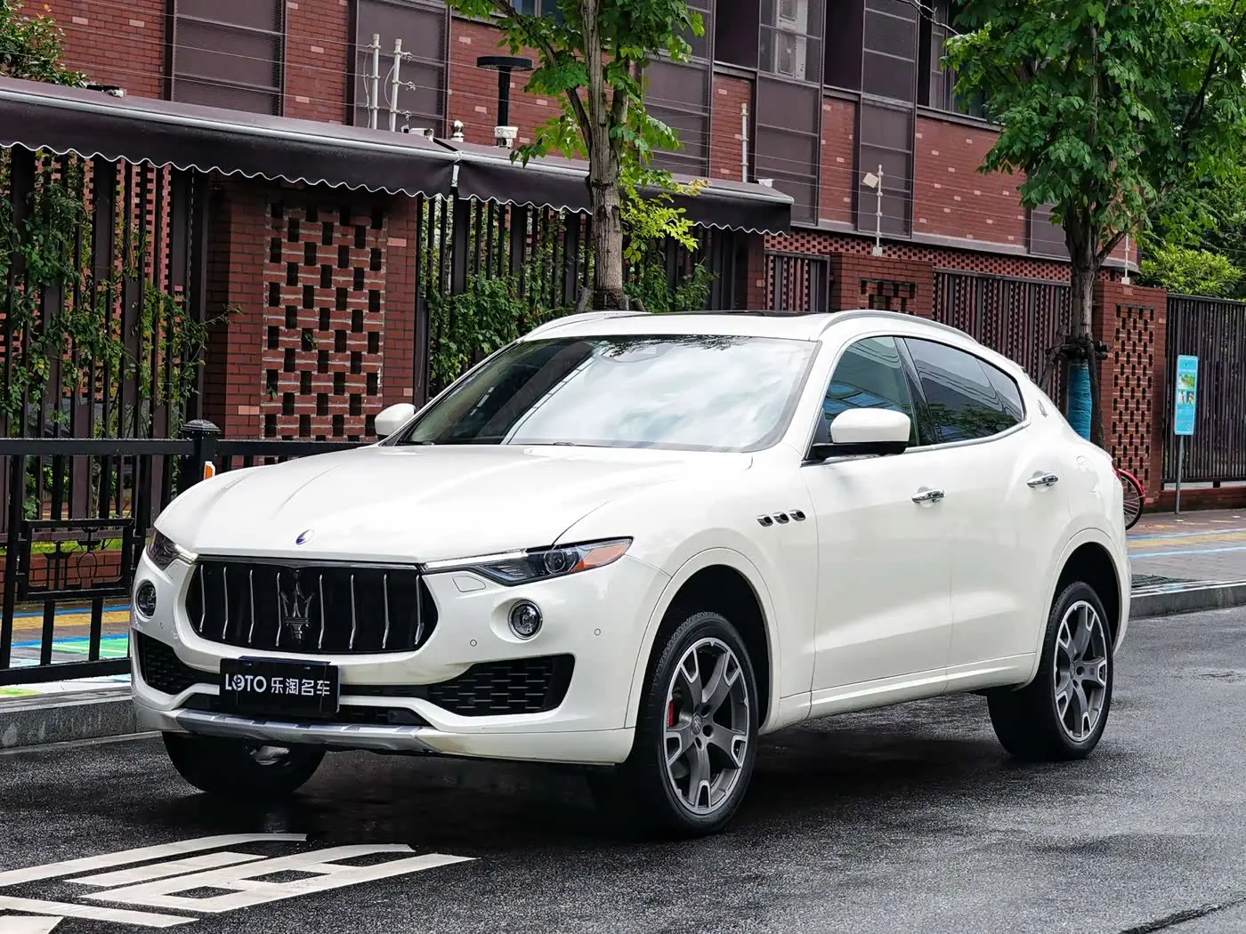 Maserati Levante 2017 — Photo 1/9