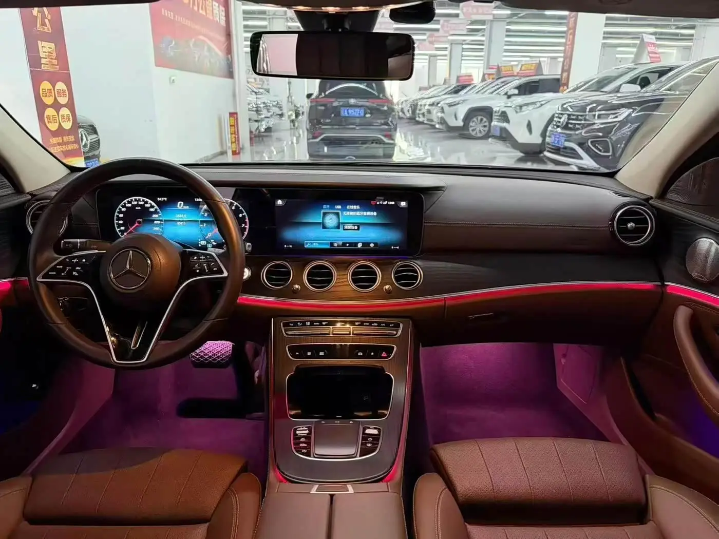 Mercedes-Benz E-Class 2022 — Photo 4/9